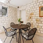 아파트 House Mirko- Center Of *