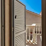 House Mirko- Center Of *