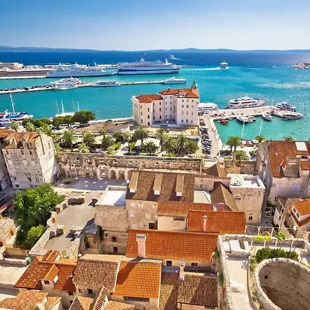 House Mirko- Center Of